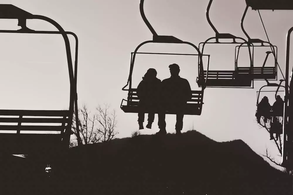 couple riding the Horizon Skyride at SkyLand Ranch