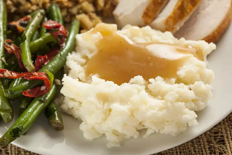 mashed potatoes and green beans