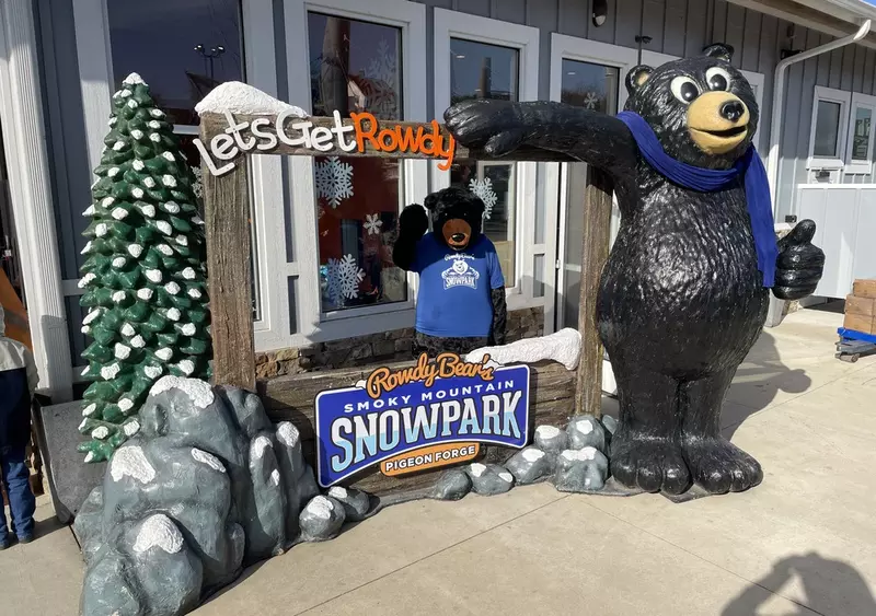 photo op at Rowdy Bear's Smoky Mountain Snowpark