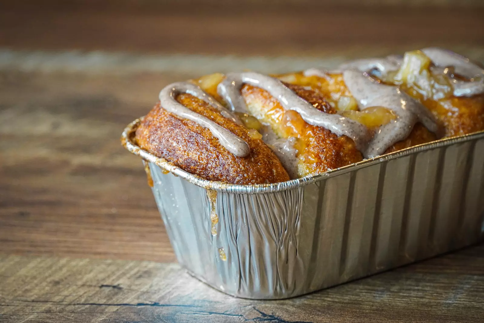 apple cinnamon bread loaf